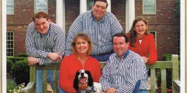 Look at this totally normal family